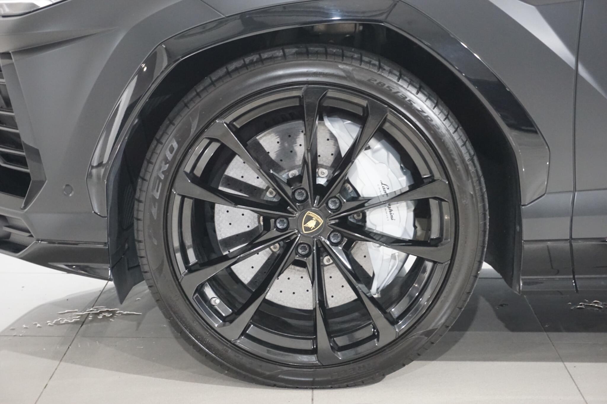 Lamborghini Urus 4.0 V8 BiTurbo SUV 5dr Petrol Auto 4WD Euro 6 (650 ps)